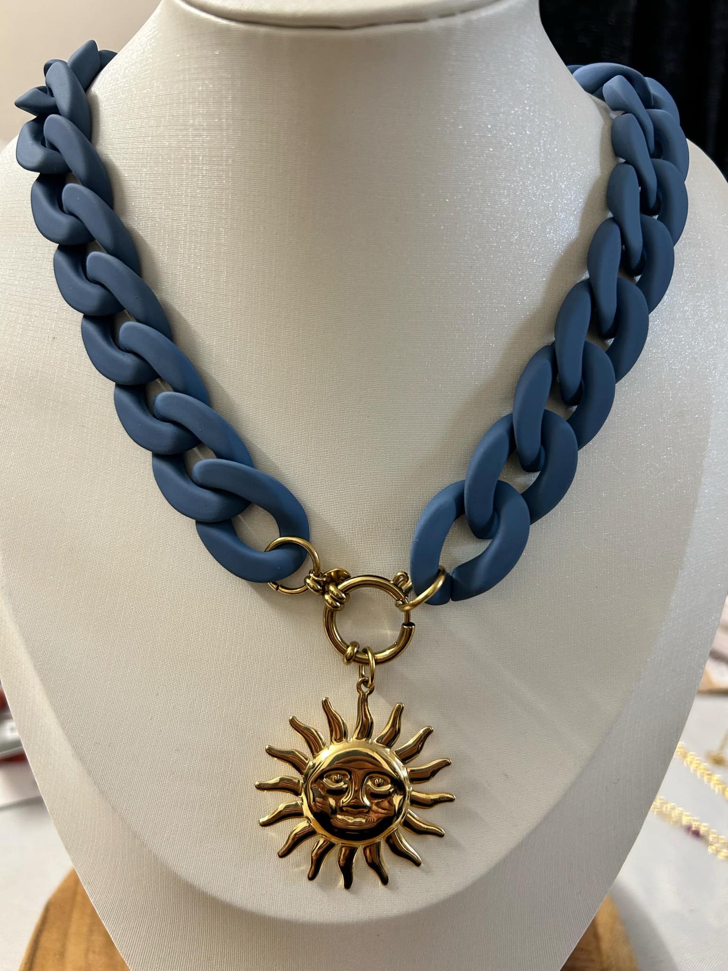 Collier Rési